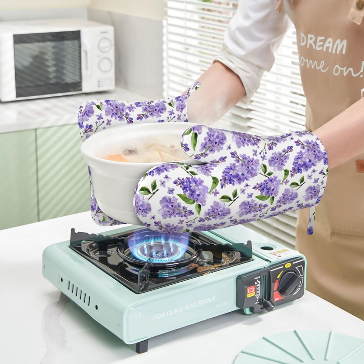 Lavender Oven Mitts and Pot Holders 4 pcs Set Silicone Lilac Flower Kitchen Oven Mitt Gloves Lavenders Pot Holders Non-Slip Heat Resistant Cooking Mitts Set for Kitchen Baking Grilling