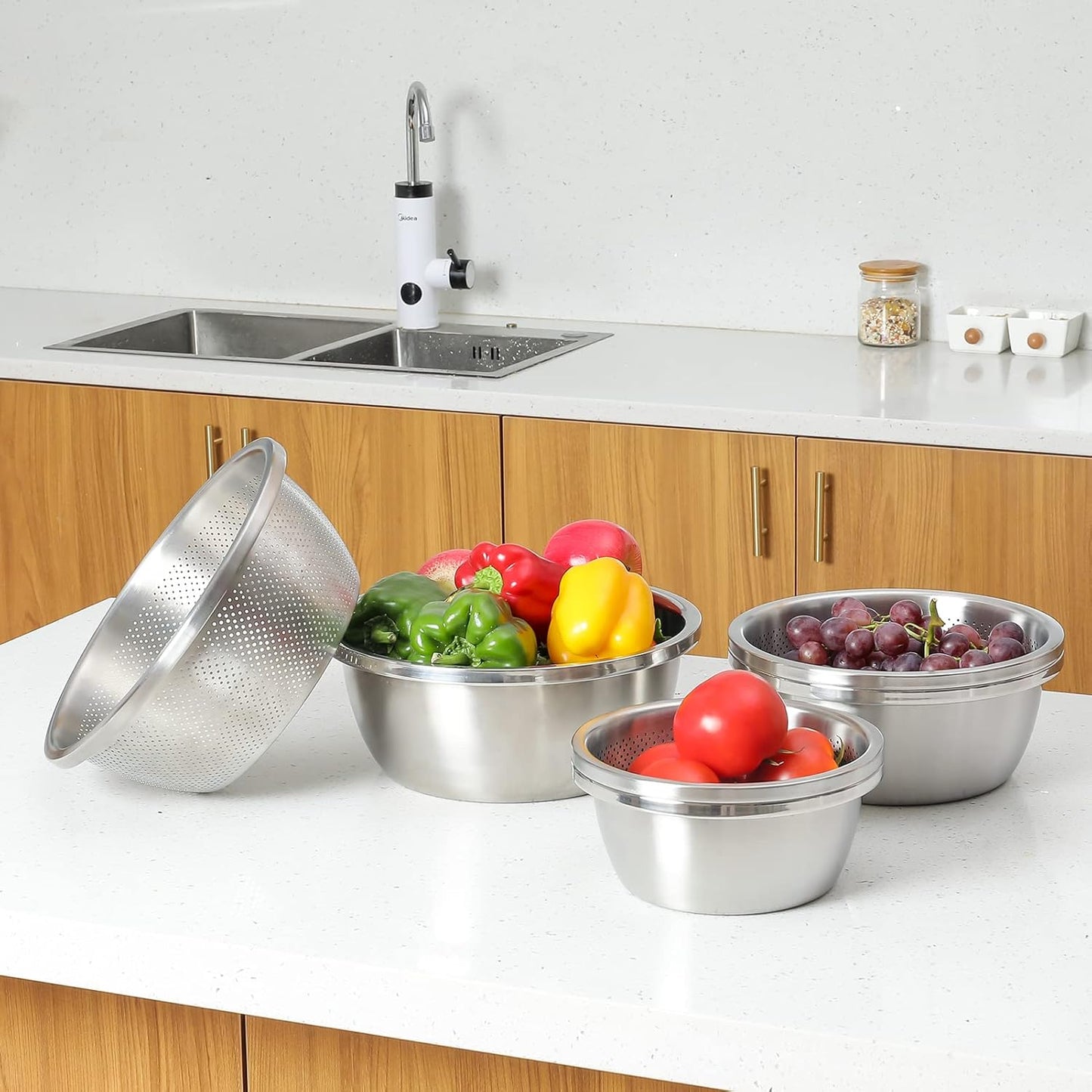 304 Stainless Steel Microporous Colander, 4.5QT Large Capacity with Mixing Bowl For washing vegetables, fruit and rice and for draining cooked pasta(2PC)