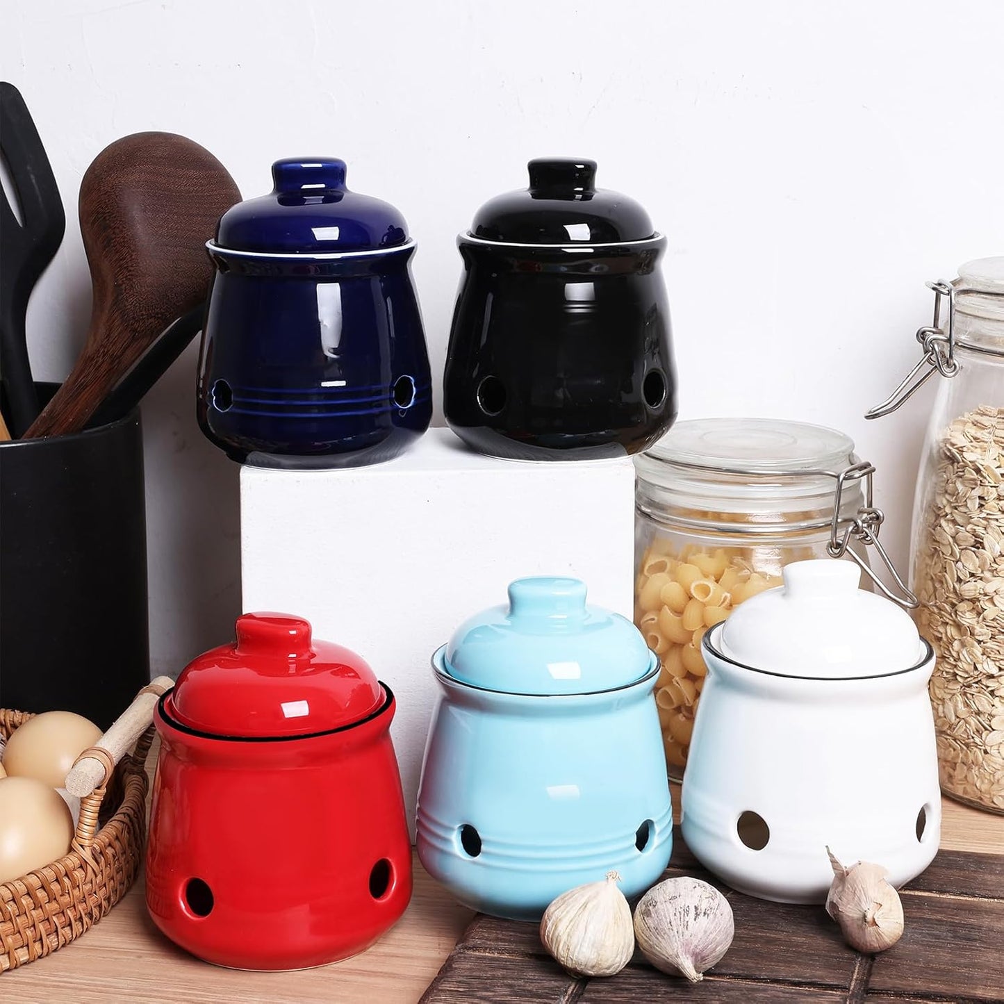 HAOTOP Ceramic Mini Garlic Keeper with Lid, Garlic Container Saver for Countertop, Keep Your Garlic Cloves Fresh (Turquoise)